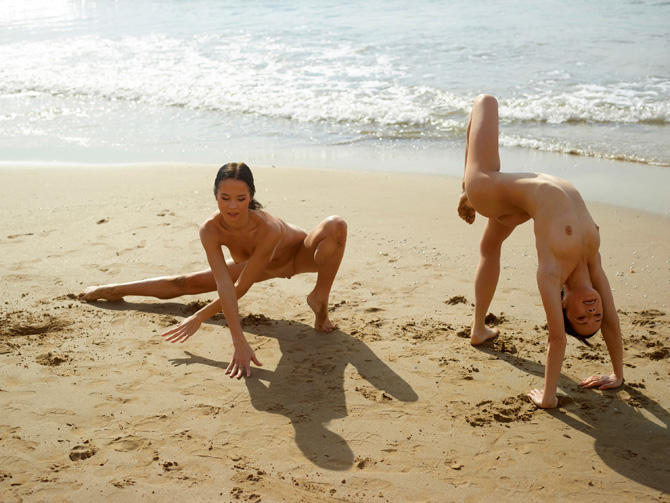 фото голые гимнастки